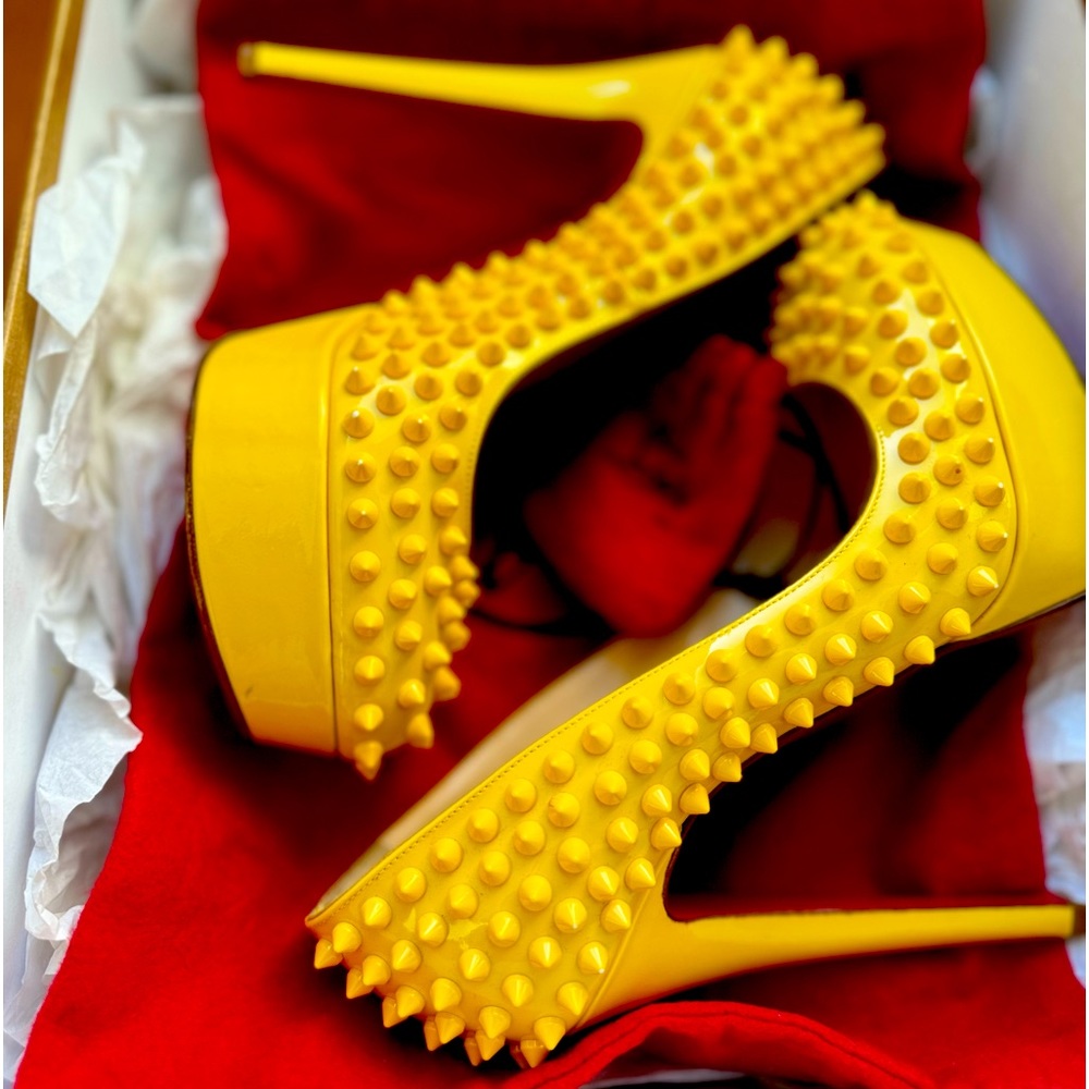 Christian Laboutin Bianca Spiked 140 Patent Pumps